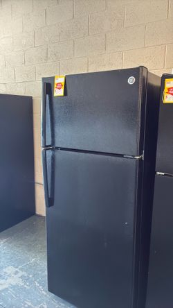 Nice like new GE refrigerator