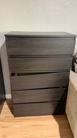 5-Drawer Dresser – Needs Repair – $30 OBO