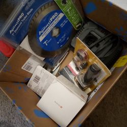 https://offerup.com/redirect/?o=TWlzYy5Cb3g= Of Random Tool Items 