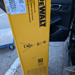 DeWalt 20v Tripod Light 