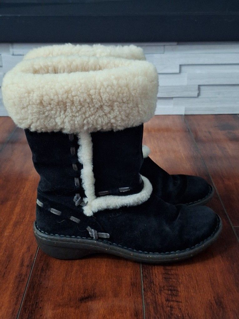UGG black and shearling boots size 6