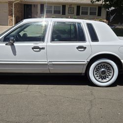 Lincoln Town Car 