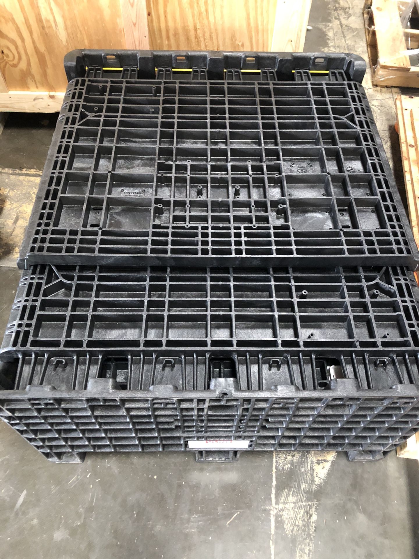 MAKE AN OFFER TODAY $$$ Collapsible Bulk Container Uline H-8919 48x40x50