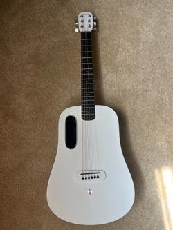Lava me play guitar