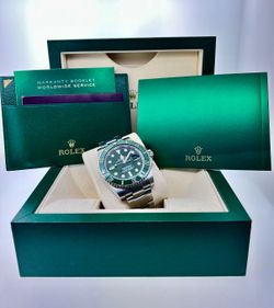 Rolex Submariner Date 116610LV "Hulk" Stainless Steel Full Set