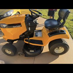 2024 XT1 Enduro LT 42 in. 18 HP Kohler Drive Gas Riding Lawn Tractor 18 HOURS