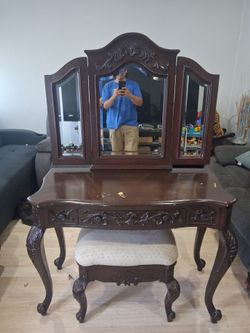 VINTAGE!!! VANITY