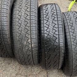 Set Of 4 Truck Tires Size 265 70 17  80%