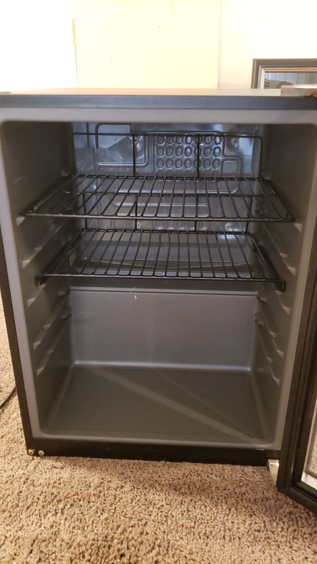 Haier mini fridge/wine cellar