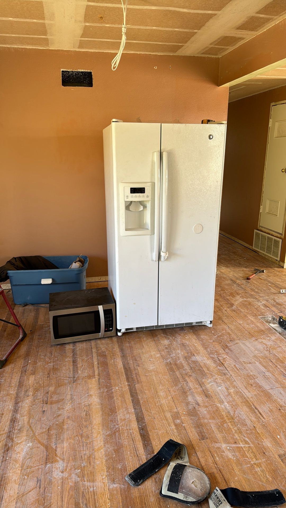 Selling This Beautiful Fridge For Only $99