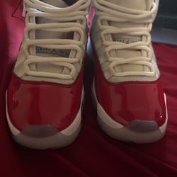Jordan 11 Retro Cherry|Men Size 9