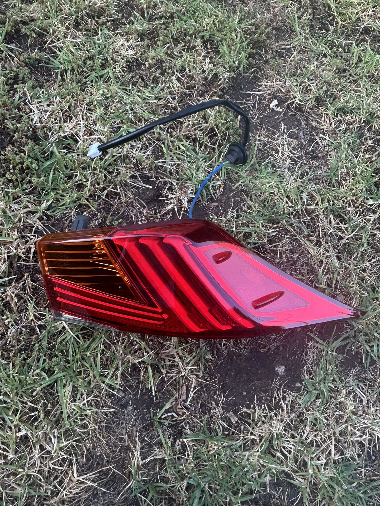 2017-2020 LEXUS IS350 IS300 TAIL LIGHT RIGHT PASSENGER SIDE 81550–53300 USED OEM