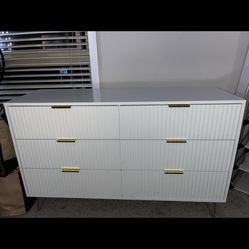 White 6-drawer Dresser/ Gold Handles 