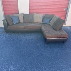 Super Comfy Nice Brown Sectionals Couch 🔥🔥🔥