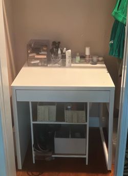 Ikea Micke desk, brand new great condition
