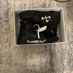 Off-White Converse Chuck 70 Black White Arrows Size 8.5