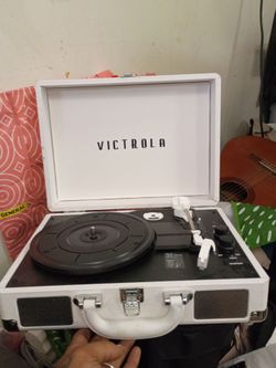 VIVTROLA record player