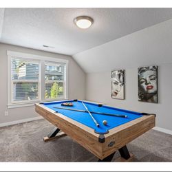 American Legend 84” Pool table For Sale - Excellent Condition 