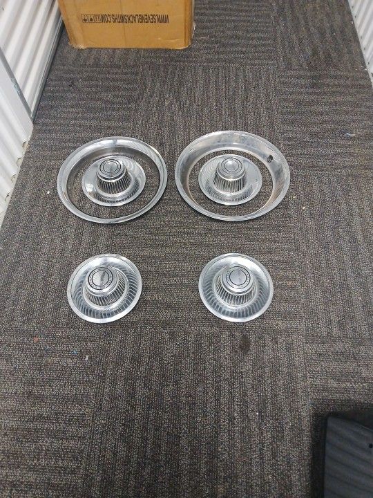 Chevy Ralley Caps Orig Metal I Have Two Sets $120.00 Each Or $200.00 For All 8