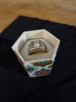 Mans White Gold Diamond Ring Size 10
