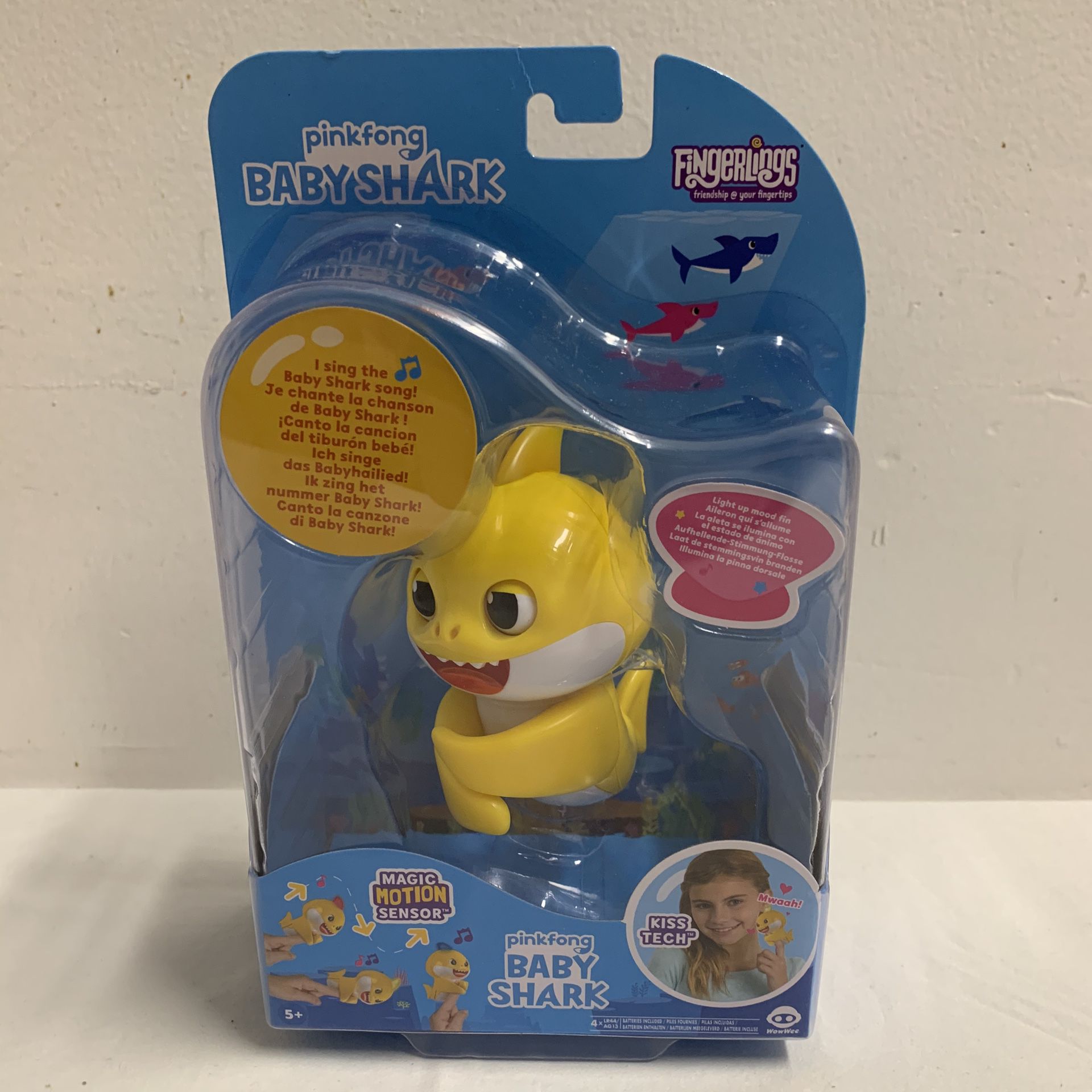 *BABY SHARK* Fingerling Light Up Mood Fin Sings Pinkfong Song Authentic WowWee