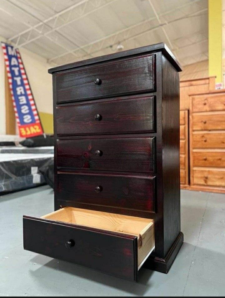 PINEWOOD DRESSER
