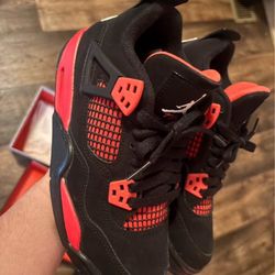 Jordan 4 Thunder 