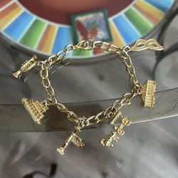 Unique Gold Louisiana-themed Bracelet for Sale in Friendswood