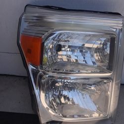 Driver Side Headlight For F250,F350, F450 And F550