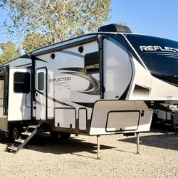 2022 Grand Design Reflection 311BHS - 4 slides - one 1/2 bath