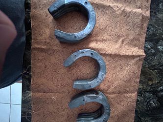 Horse shoes