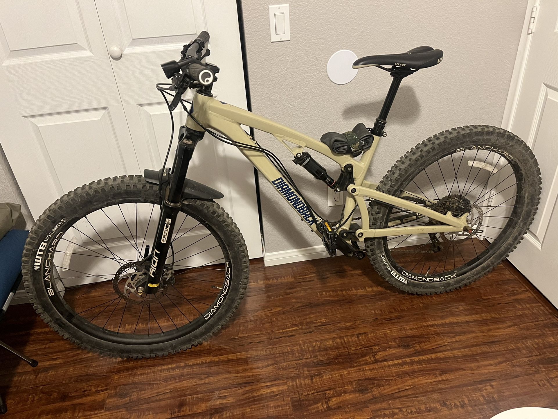 Diamondback Catch 1 Mountain Bike