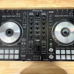Pioneer DDJ-SR2 DJ Controller - Excellent Condition!