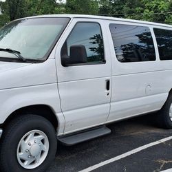 2013 Ford E-350