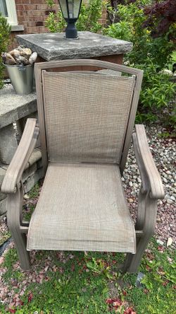 Eight chairs each 10$