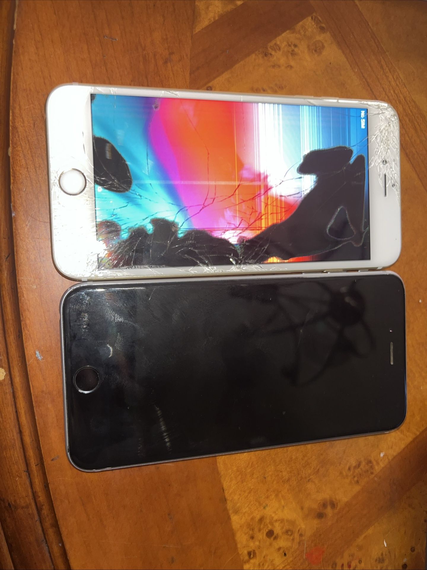 2 iPhone 6/6s Plus For Parts 