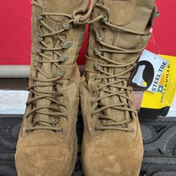 Military Surplus Belleville Steel Toe Combat Boots, 9.5 W