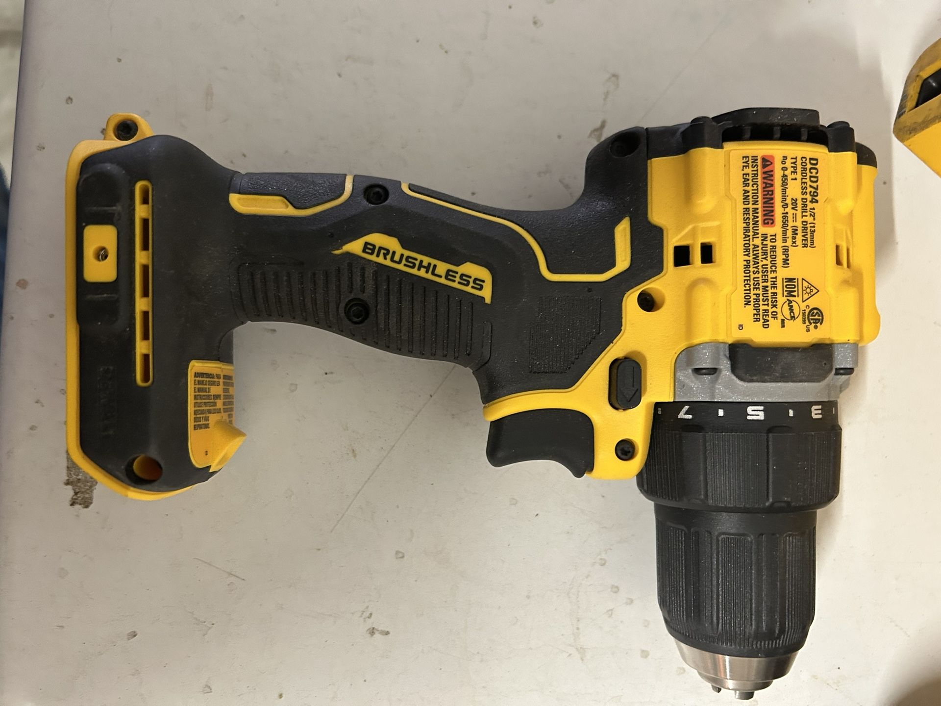 Dewalt 20v Brushless  Drill Atomic Compact 
