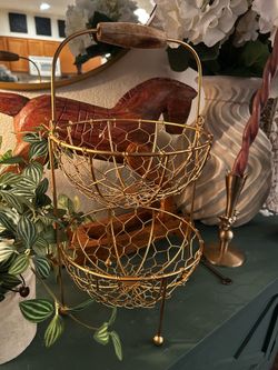 Gold fruit wire basket
