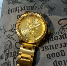 nixon gold chrono 51-30 watch