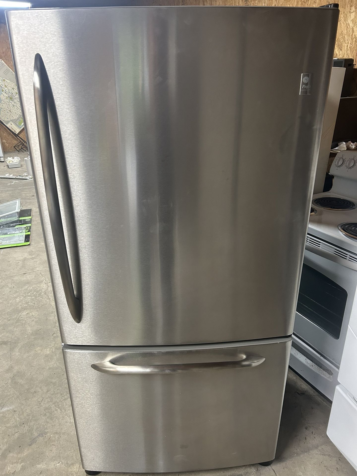 GE PROFILE REFRIGERATOR