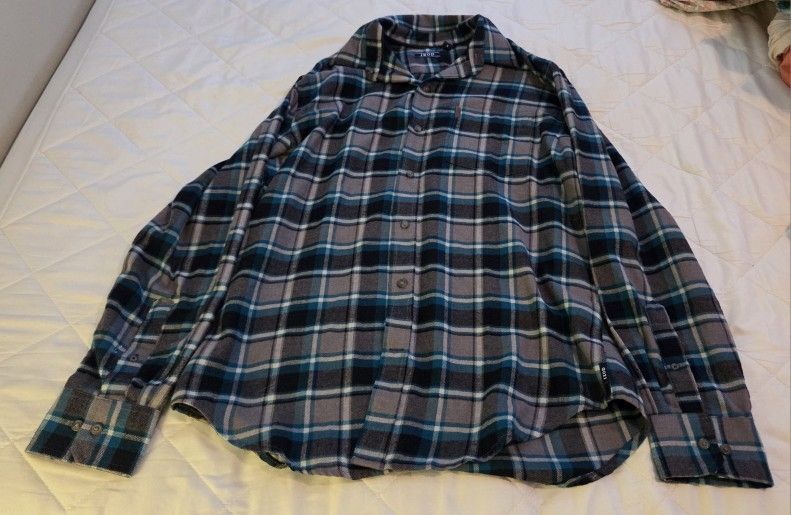 Izod blue and grey plaid Men's Size M Flannel Shirt