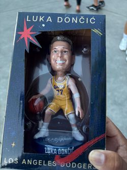 Luka bobble head
