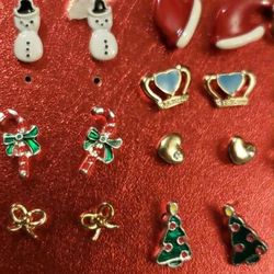 🩷 11 Earrings All Diff Kinds - Available 