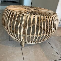 Wicker/  Rattan Round coffee  Table Brand New 