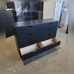 Eight drawers dresser with rails