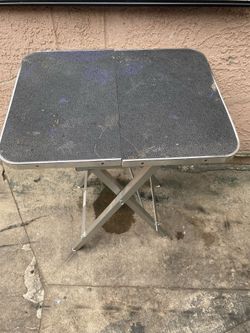 Grooming table