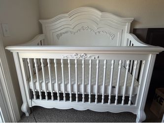Evolur Aurora Baby Crib with Halo Mattress