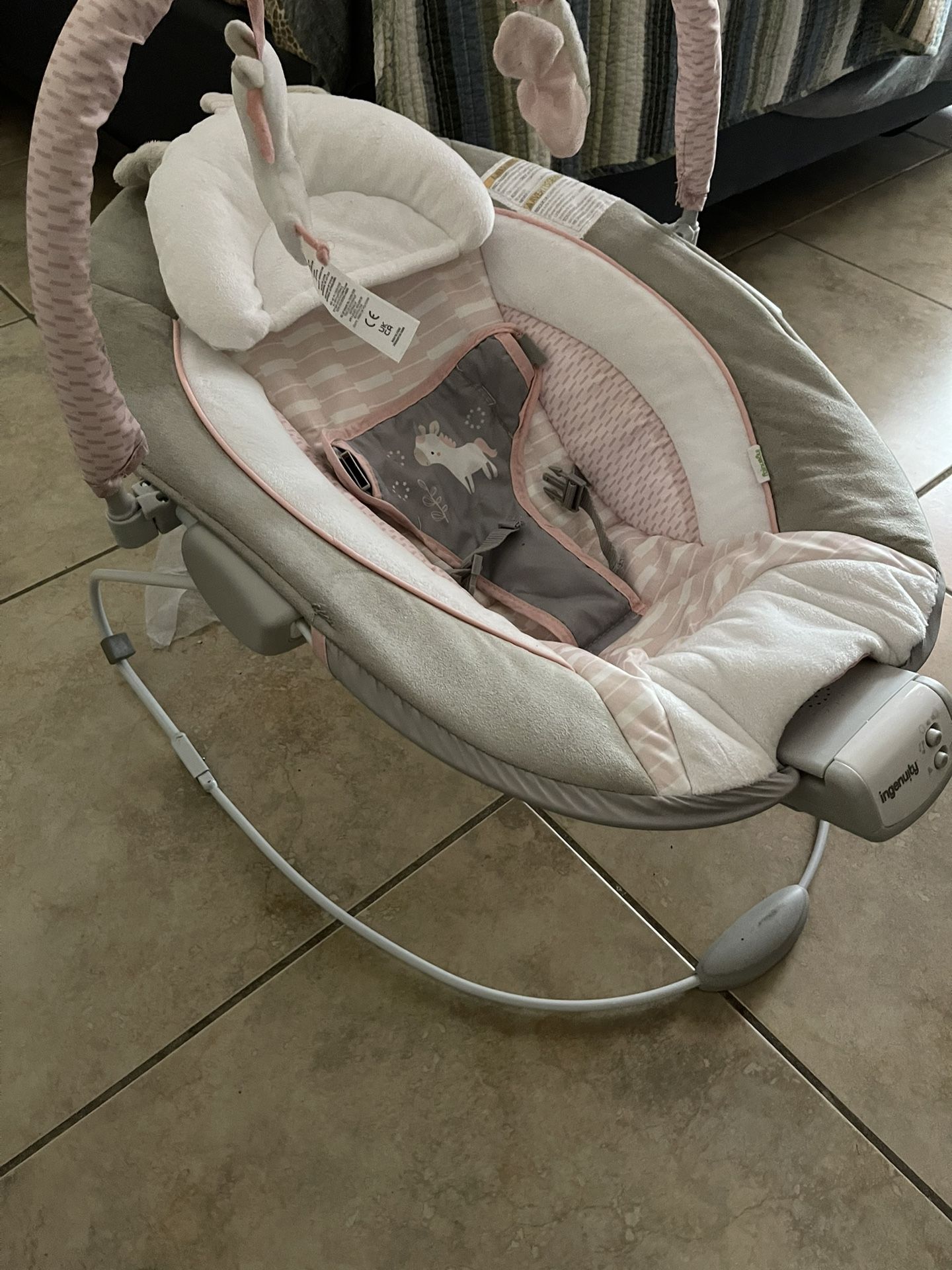 Baby bouncer seat