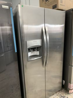 Frigidaire side by side in stainless steel